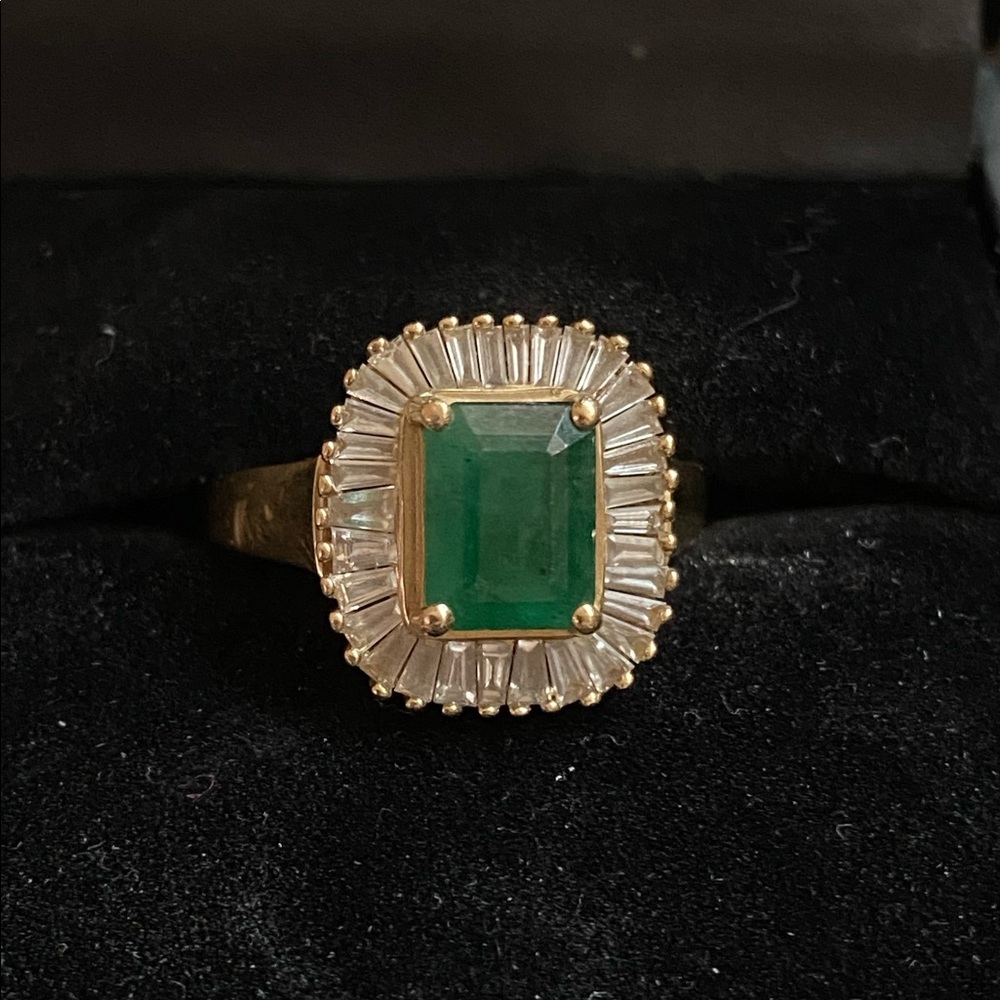Emerald and Diamond Ring in 14K gold